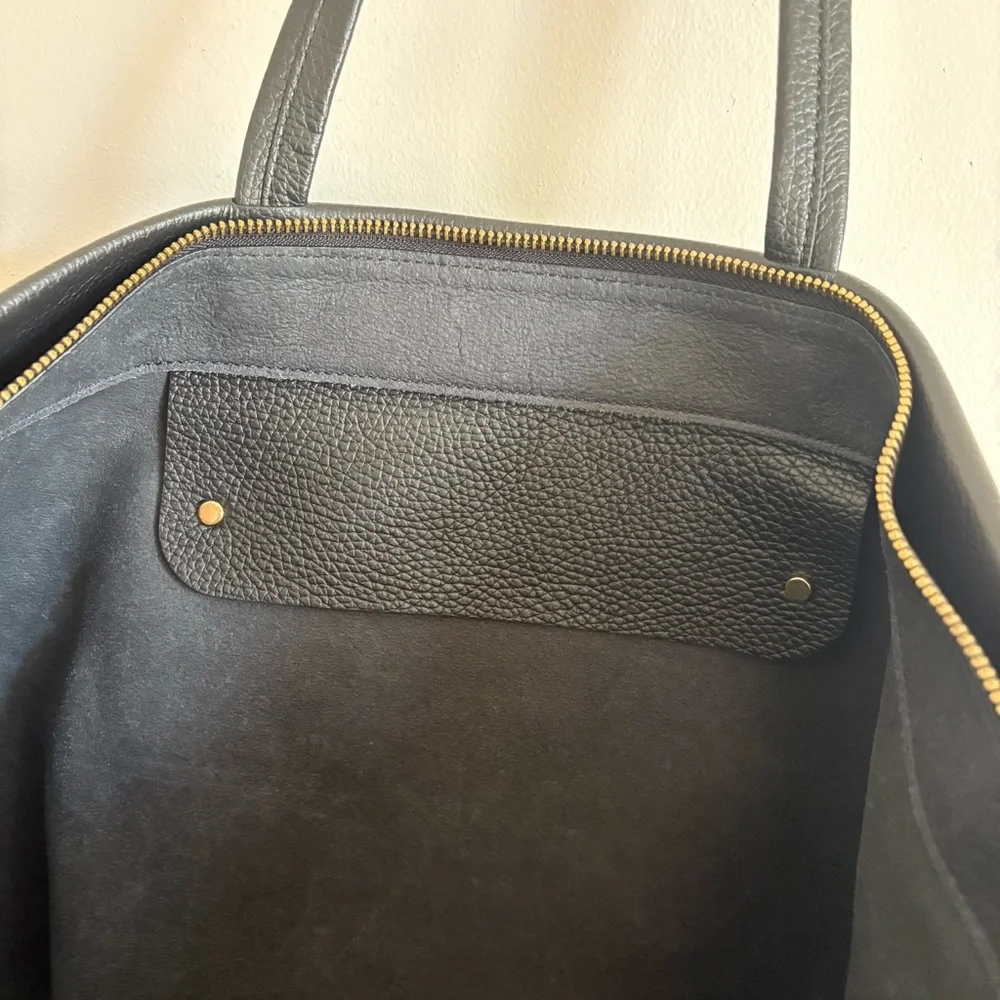 Cuyana Black Pebbled Leather Tote - Picture 7 of 10